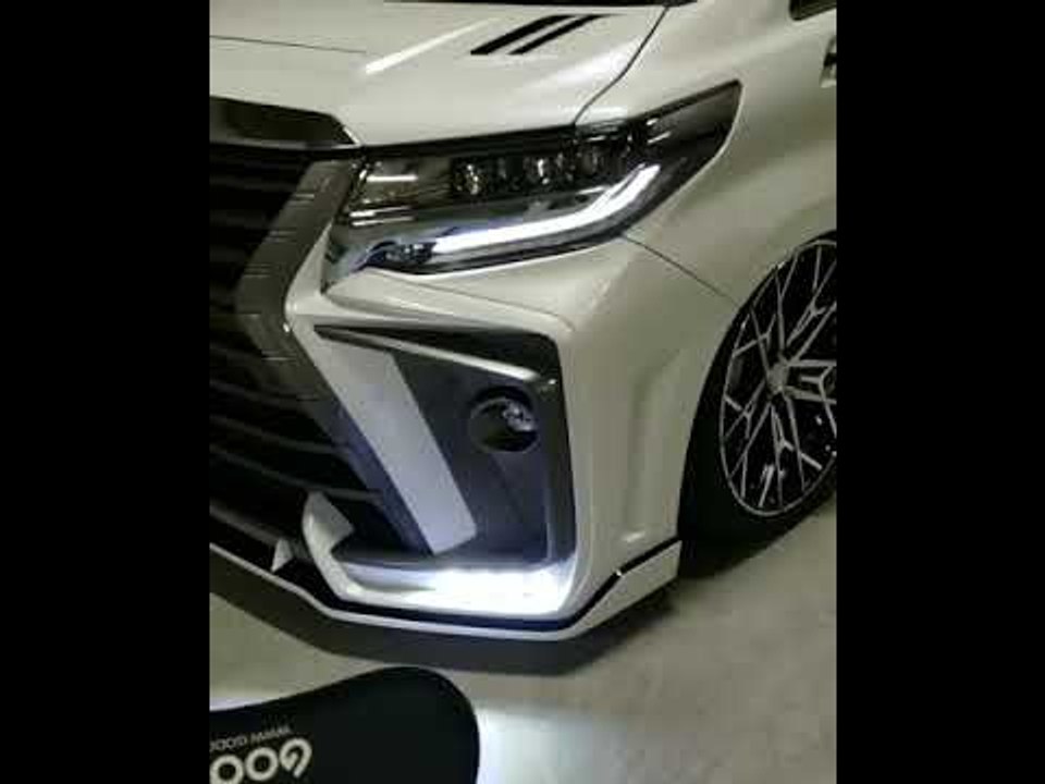 2020 ROWEN International Bodykit am Toyota 30ALPHARD