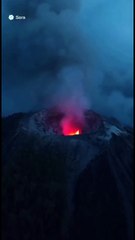 KANLAON DAĞI PATLAMASININ NADİR BİR GÖRÜNTÜSÜ