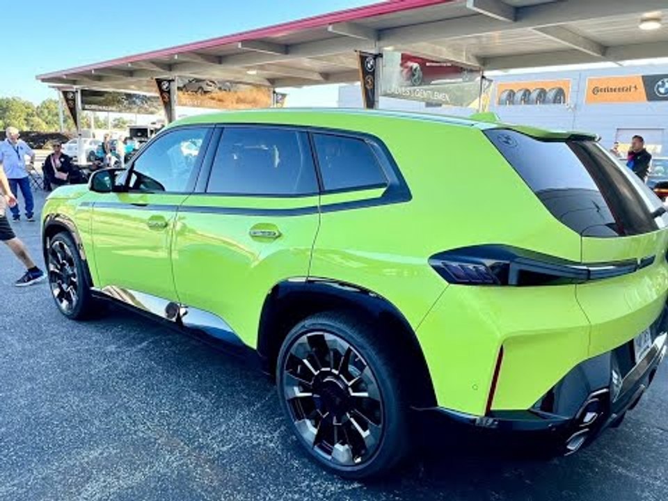 2024 BMW XM 50e in Sao-Paulo-Gelb (Plug-in-Hybrid)