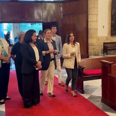 Nueva embajadora de EE. UU., Leah Francis Campos, inicia misión en RD con primera parada en la Catedral Primada