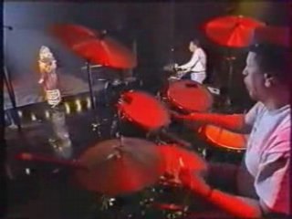 Malika Domrane "Matoub"hommage a Lounès batterie:Baroudi