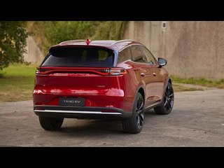 BYD Tang Facelift 2024: 530 km Reichweite, 170 kW Schnellladung & Luxus pur