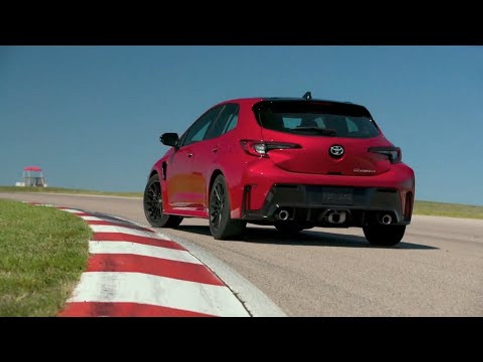 Toyota GR Corolla 2025 mit 300 PS und 8-Gang Automatik in Supersonic Red