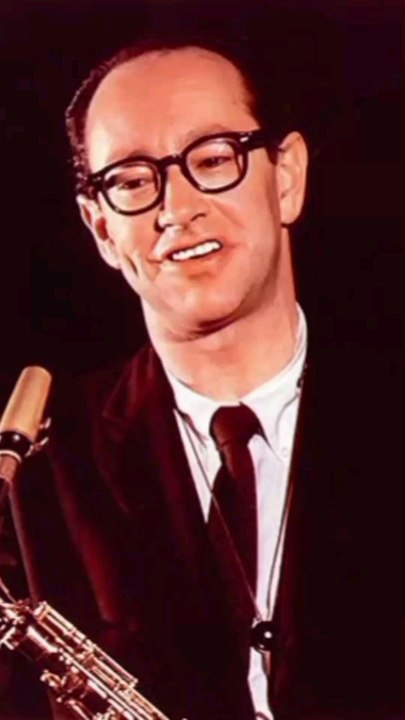 Take Five autoria de Paul Desmond fue el primer sencillo de jazz en vender un millón de copias.🟡🎶🎶