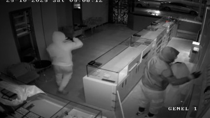 Kuyumcudan 7 kilo altın çalındı: Hırsızlık kamerada!