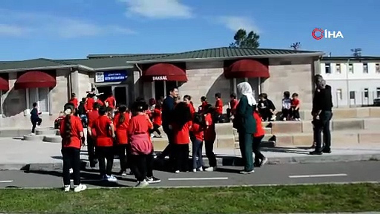 Ordu’da öğrenciler, trafik eğitim pistinde kuralları uygulamalı öğreniyor