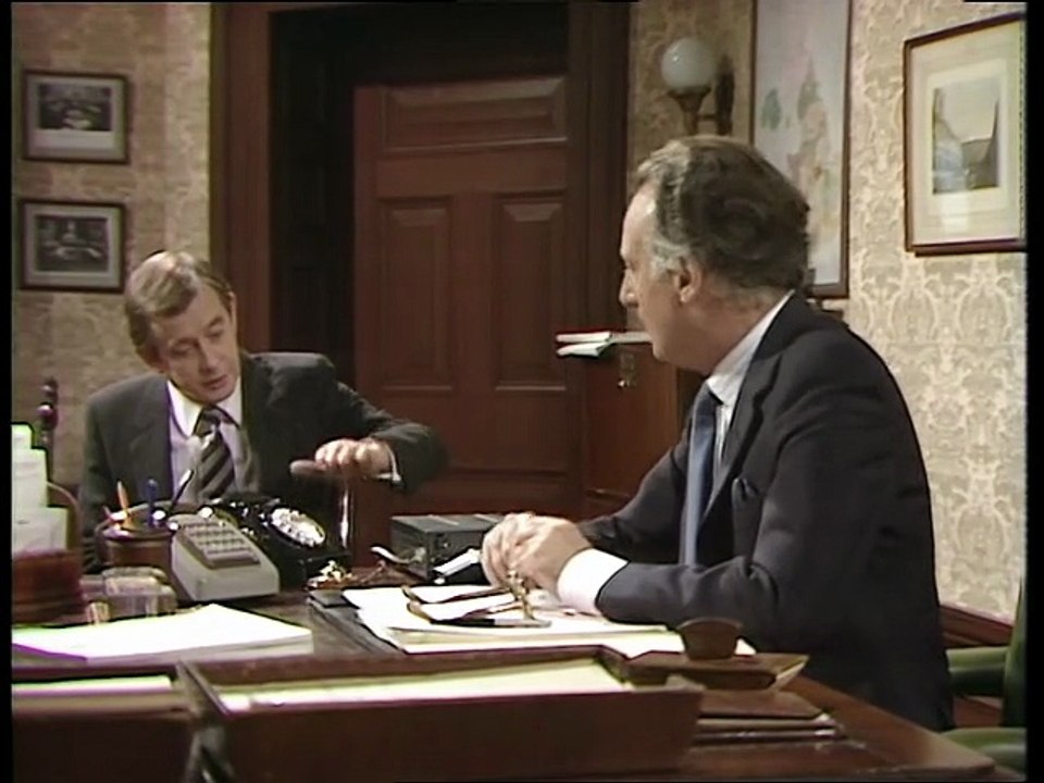 Yes Minister - S03E01 - Equal Opportunities