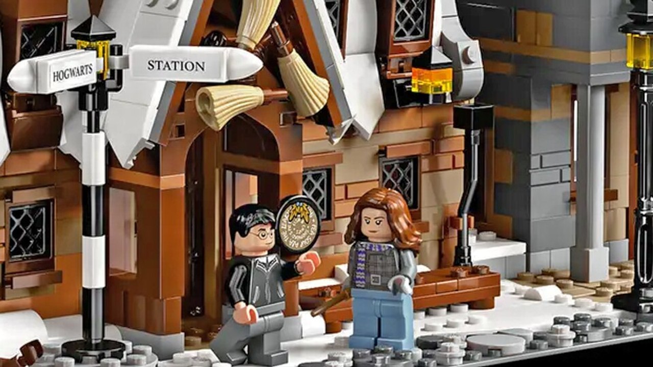 Magisches Hogsmeade: Lego entführt Harry-Potter-Fans mit Set 76457 in ein weihnachtliches Wunderland