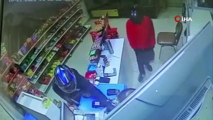 Sadece 10 dakikada 2 silahlı soygun yapıp kamera kayıtlarını bile yalanladı!