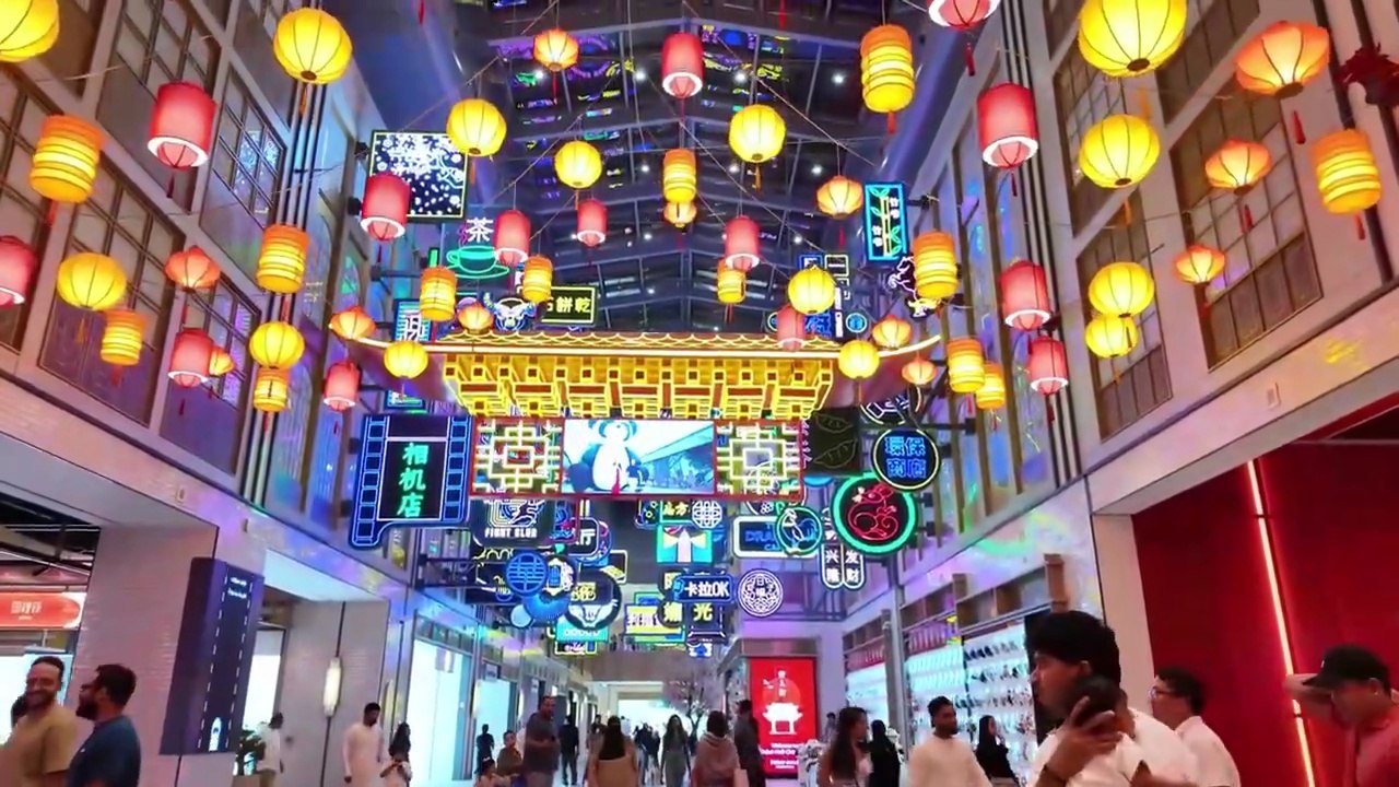 Dubai Downtown Walking
