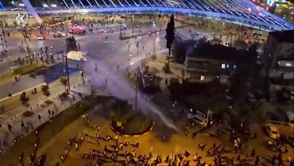 Water cannons fired as ultra-Orthodox Jews protest Israel military draft