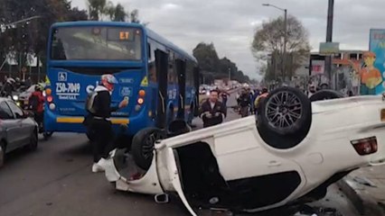 Fatal accidente de tránsito entre moto, carro y bus del SITP dejo dos personas fallecidas en Engativá