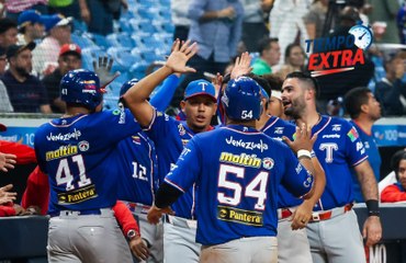 Tiburones completó TriplePlay frente a Leones