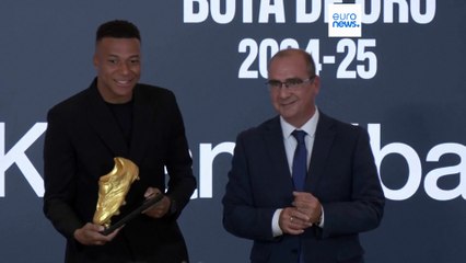 Kylian Mbappe Celebrates 2024-2025 Golden Boot Victory 🏆