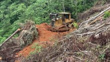 D6R XL Bulldozer Opens Access in the Middle of a Steep Mountain