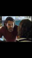 Rita vê o pai de Camila e não se lembra de quem é Rita