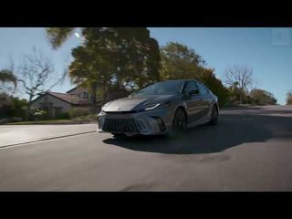 2026 Toyota Camry XSE AWD – Heavy Metal mit schwarzem Dach