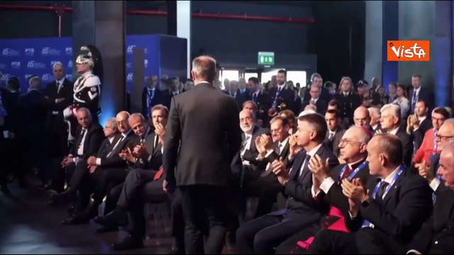 Mattarella lascia il Terminal 5 di Fiumicino dopo la cerimonia per il 65esimo dello scalo