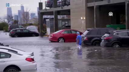 Inundaciones históricas paralizan Nueva York tras una fuerte tormenta en la cuidad