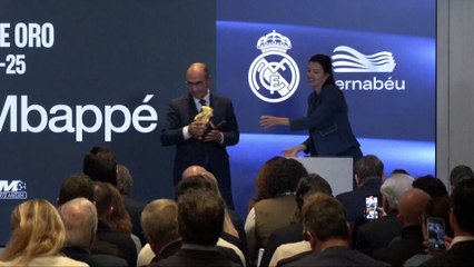 Réal Madrid : Mbappé reçoit le soulier d'or 2024-2025