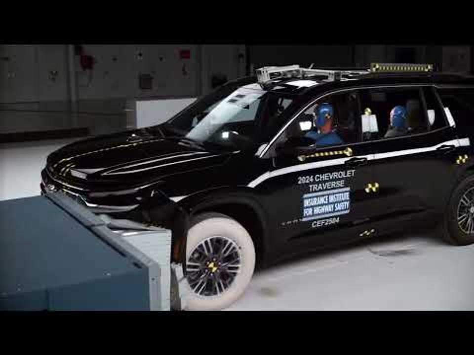 Chevrolet Traverse 2024 crasht im neuen IIHS-Test – So sicher ist er wirklich!
