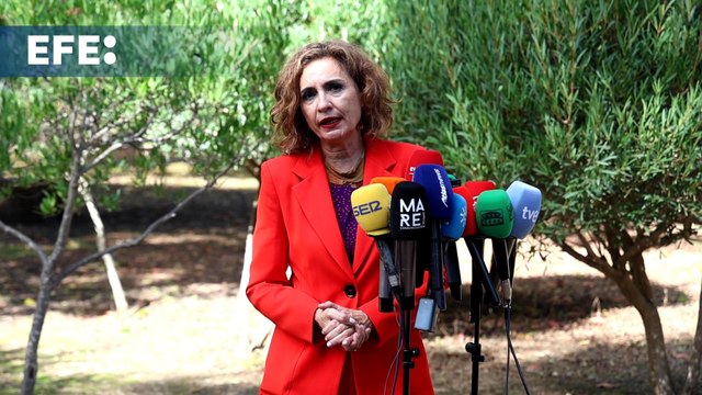 Montero asegura que en el PSOE tienen una tranquilidad absoluta sobre los pagos