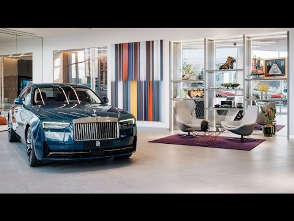Neuer Rolls-Royce Showroom in Auckland enthüllt Ghost & Spectre!