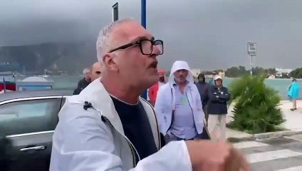 La Vardera - INCREDIBILE UOMO TENTA DI BLOCCARE MANIFESTAZIONE.(31.10.25)