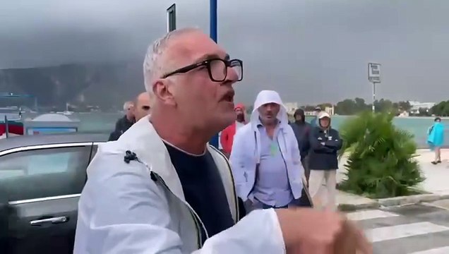 La Vardera - INCREDIBILE UOMO TENTA DI BLOCCARE MANIFESTAZIONE.(31.10.25)