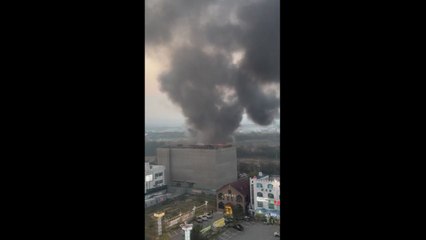 광주 덕흥동 폐기물 창고 화재...7명 대피 / YTN