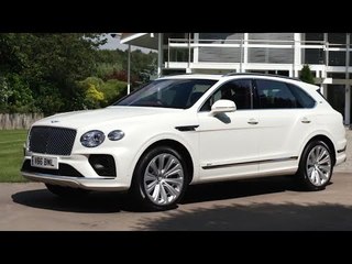 2025 Bentley Bentayga Hybrid in Ghost White | Exterieur, Interieur, Fahren