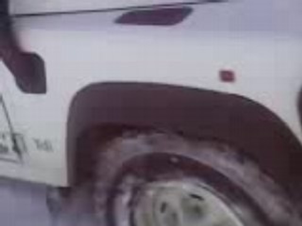 Land rover defender 1