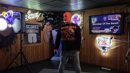 IRON MAIDEN - THE NUMBER OF THE BEAST (PERFOREMED LIVE AT SCOREZ)