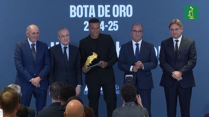 Mbappé recibe su Bota de Oro: "Quiero volver a ganarla el año que viene"