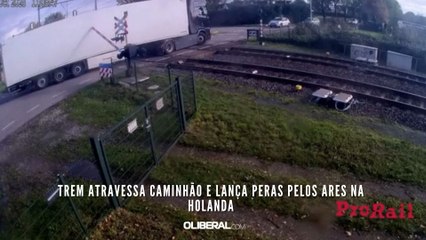 Trem atravessa caminhão e lança peras pelos ares na Holanda
