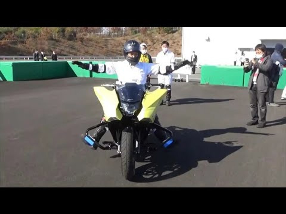 Honda Riding Assist-Technologie fürs Motorrad | balanciert von selbst