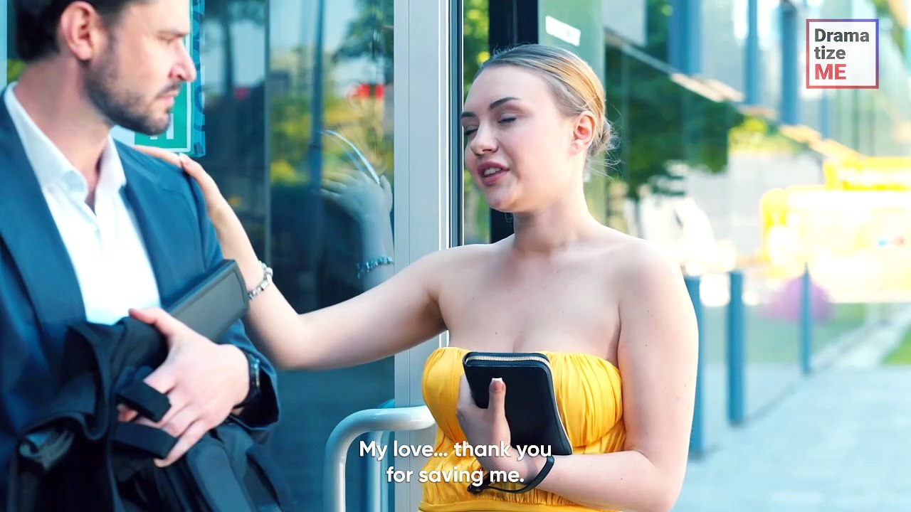 Man Publically Undresses Nasty Girlfriend 