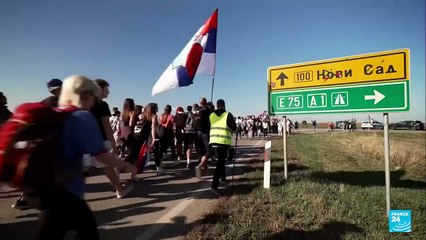 Miles protestan en Serbia exigiendo justicia y responsabilidades al Gobierno de Vucic