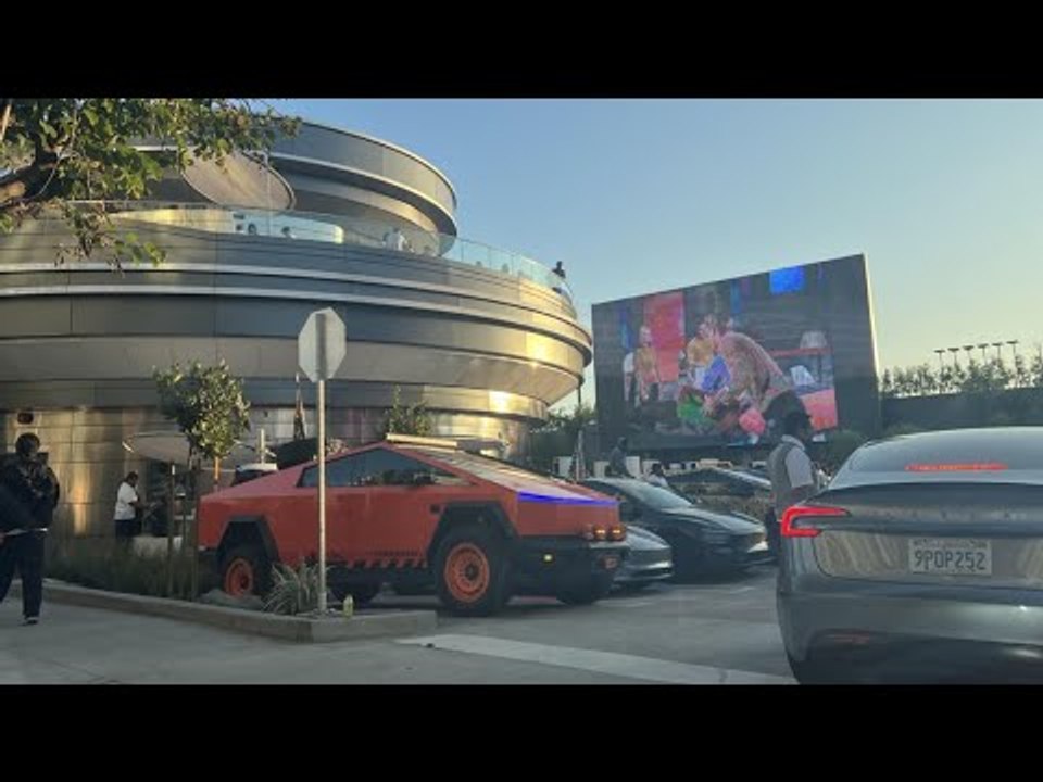 Tesla Diner in Hollywood: Laden, Essen, Film – 24/7 Erlebnis | erste Einblicke