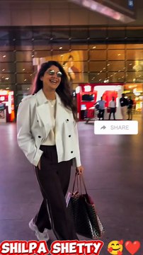 Bollywood Actress Shilpa Shetty Spotted at Mumbai Airport 🔥🌹❤️