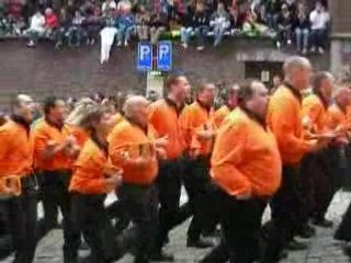 doudou 2008 - arrivée des remparts à la rampe ste waudru