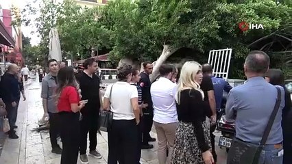 Antalya'da faciadan dönüldü: Ağaç devrildi son anda kurtuldu!