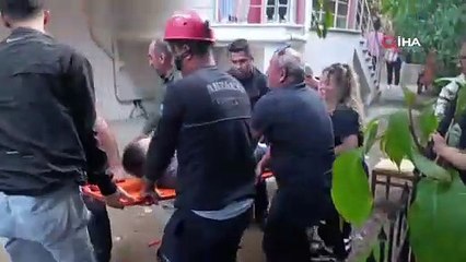 Bacağına saplanan korkuluk demiri ile hastaneye kaldırıldı