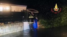 Maltempo in Calabria, Vigili del Fuoco al lavoro senza sosta tra Catanzaro e Crotone: oltre 60 interventi in 24 ore
