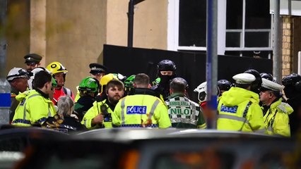 Reino Unido descarta motivos “terroristas” en el ataque con arma blanca en un tren