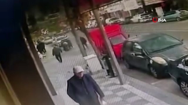 Motosiklet sürücüsünün ağır yaralandığı kaza güvenlik kamerasında