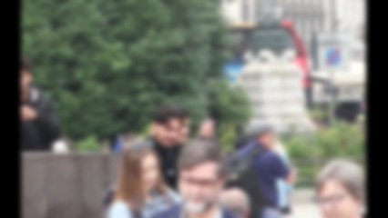 Sorpresi a sniffare gas esilarante in piazza Duomo