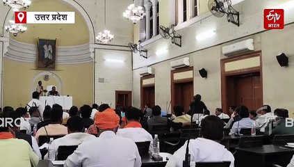 बनारस में खुले में बिक रहा मांस; अफसर से महापौर बोले- हमें दिखता है, आपको क्यों नहीं?, कार्रवाई क्यों नहीं करते?