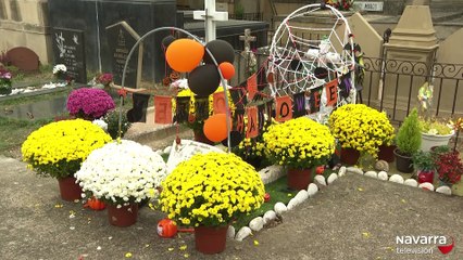 Los navarros visitan a sus seres queridos en Todos los Santos
