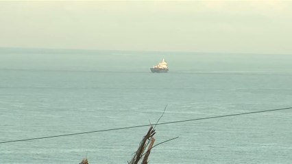 Los jamaicanos se despiertan con aguas tranquilas y trabajos de recuperación en curso tres días después del huracán Melissa.